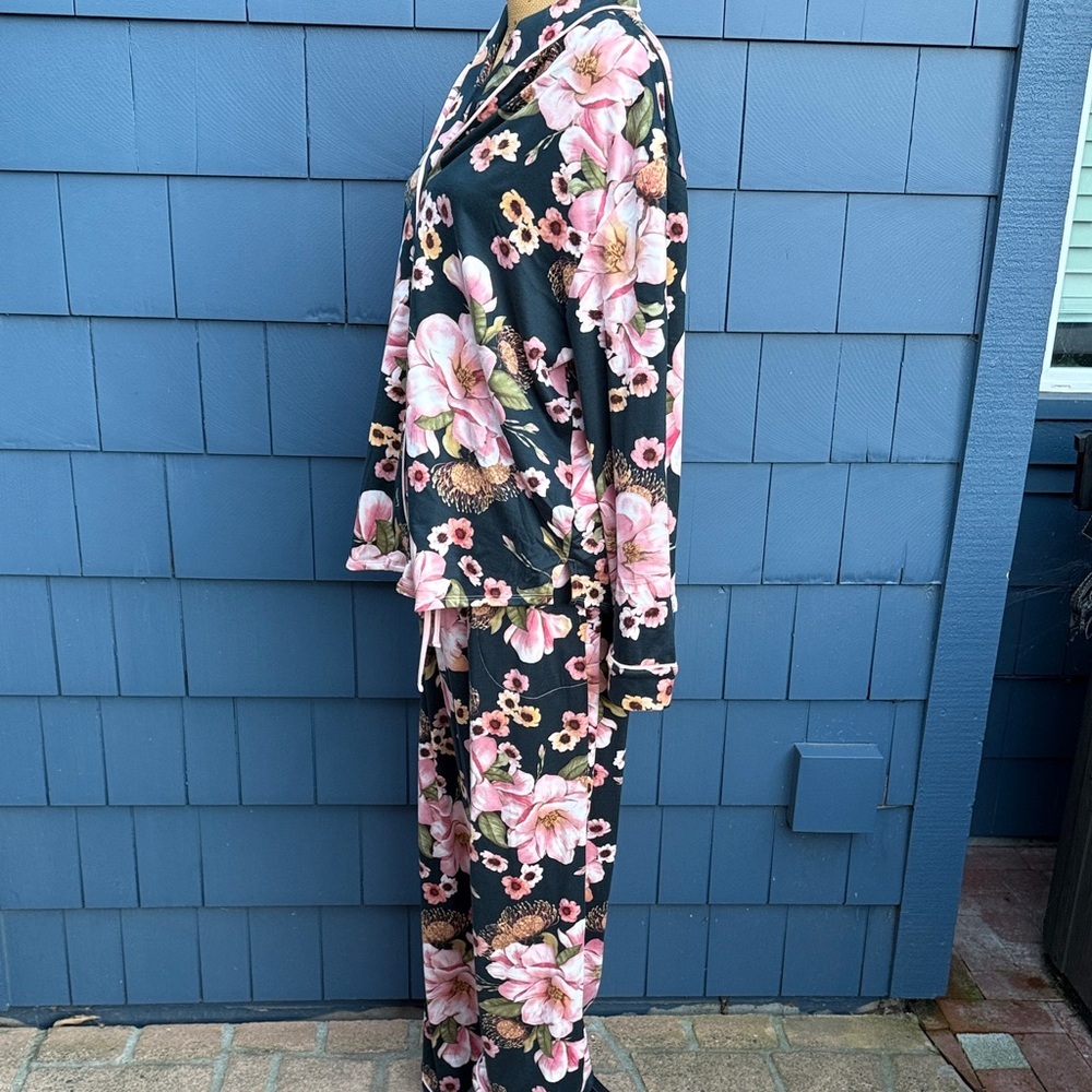 Elegant Floral Women's Pajama Set NWOT Room Service floral pink roses - Picture 12 of 12